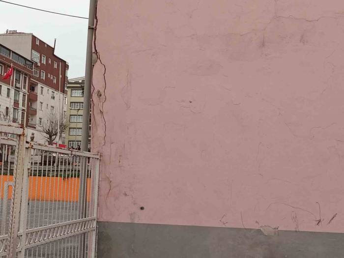 Bahçelievler’de Bir Ortaokulda Korkutan Manzara