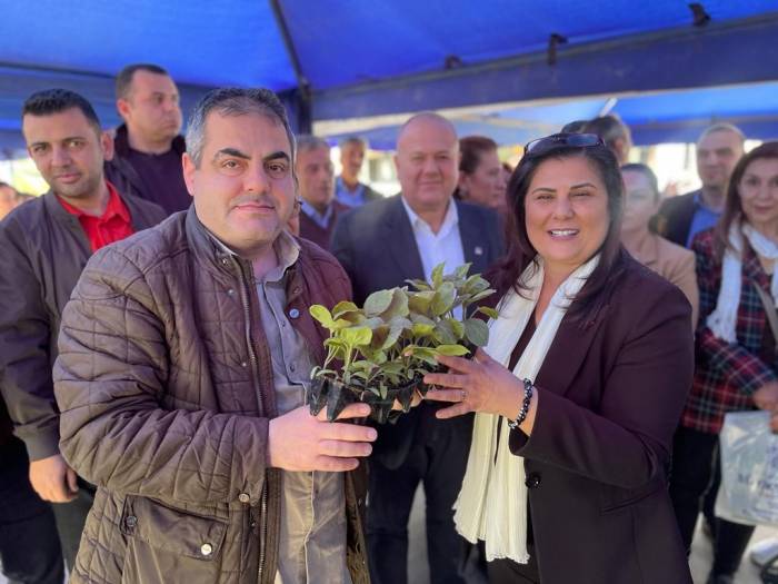 Başkan Çerçioğlu Nazilli’de Fide Dağıttı