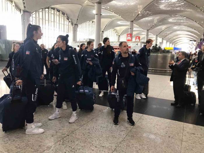 Igor Gorgonzola Novara, İtalya’ya Döndü