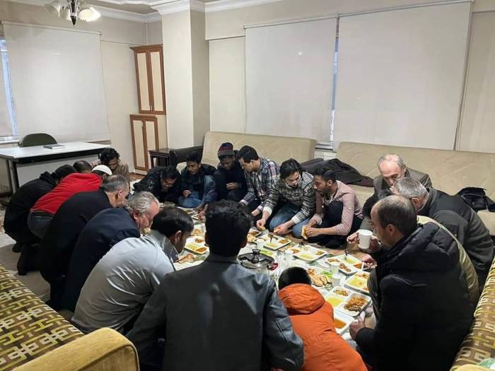Ümmetin Gençleri Bir Sofrada