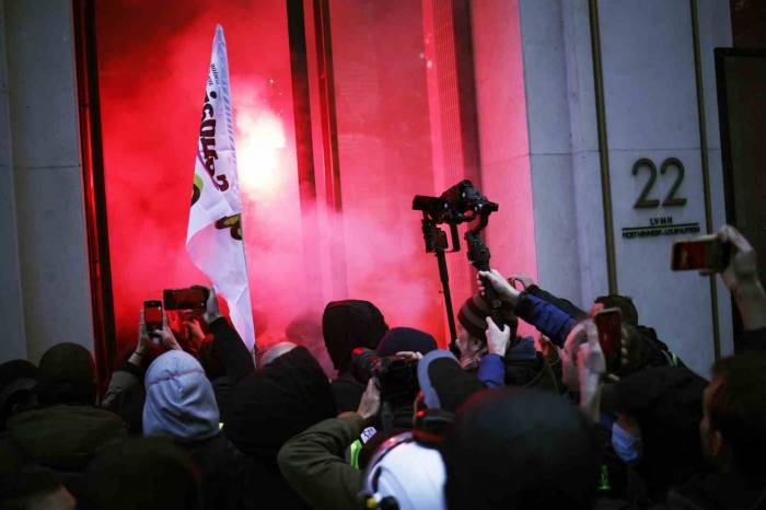 Fransa’da Emeklilik Reformuna Karşı 12. Kitlesel Protesto Düzenlendi