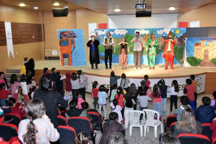 Germencikli Çocuklardan ‘kahramanlar Kumpanyası’na Büyük İlgi