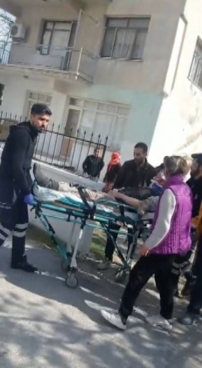 İzmir’de Yürek Sızlatan Görüntü: Yaşlı Çift Kanlar İçerisinde Kaldı