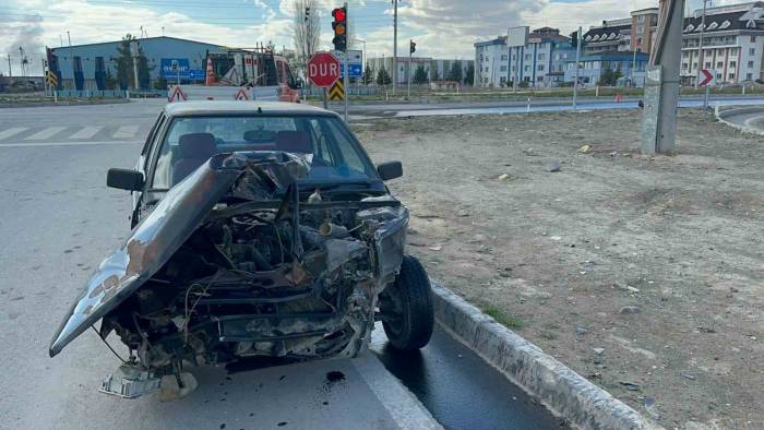 Kazada Hurdaya Dönen Otomobilde Şans Eseri Ölen Ya Da Yaralanan Olmadı