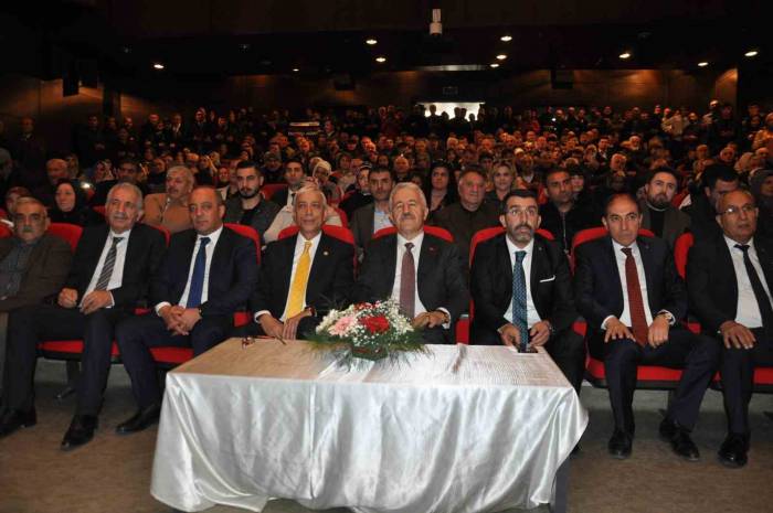 Kars’ta Ak Parti Gövde Gösterisi Yaptı