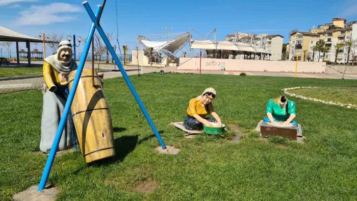Alaplı Sahil Dolgu Alanındaki Park Ve Oturma Grupları Bakıma Alındı