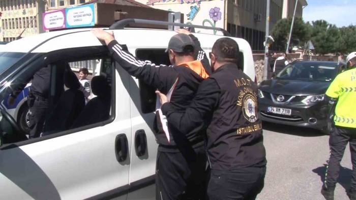 Ataşehir’de Polislerden Sıkı Okul Denetimi