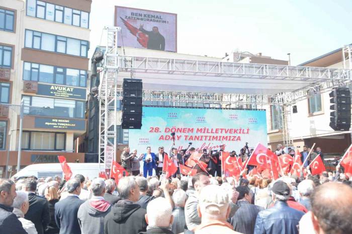 Chp Aday Tanıtım Töreninde İlginç Reklam: "ben Kemal, Zaten Buradayım"