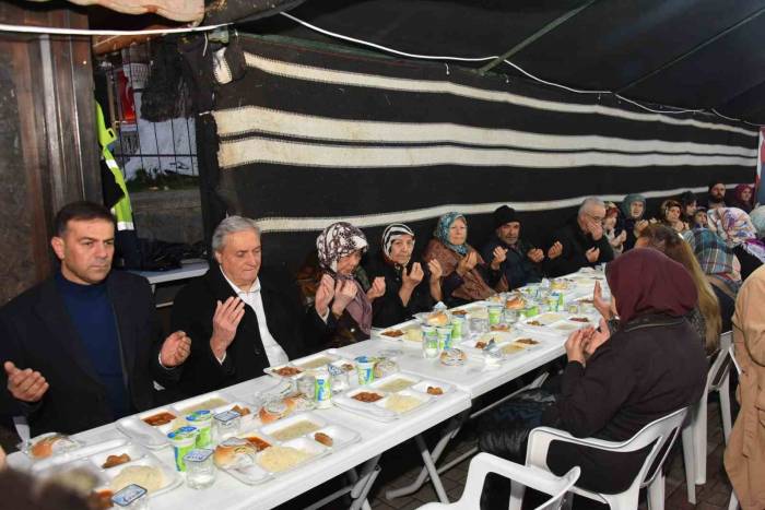 Başkan Bakkalcıoğlu Hayırsever Vatandaşın İftar Yemeğine Katıldı