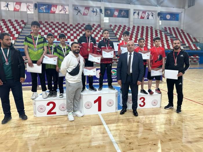 Fatih Ortaokulu Masa Tenisinde Türkiye Finalinde