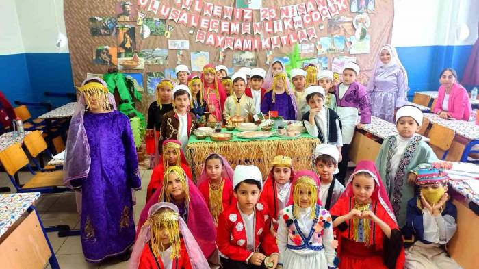 Okulu 23 Nisan İçin Birleşmiş Milletler’e Çevirdiler