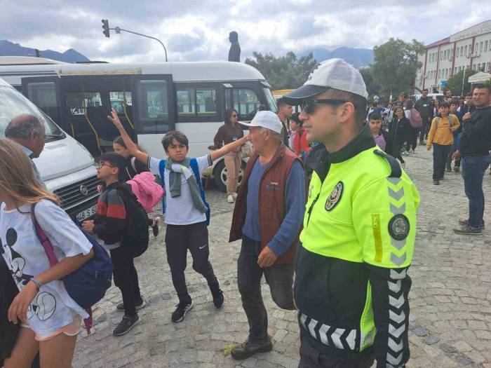 Datça’da Servis Araçları Denetlendi