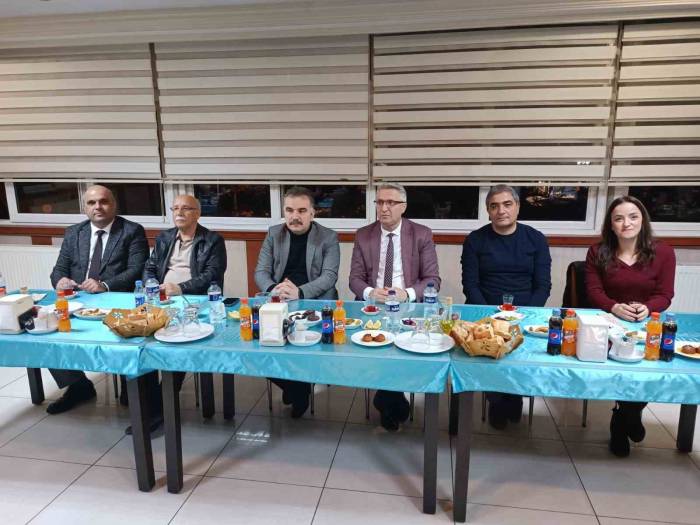 Edremit Kaymakamı Ahmet Odabaş Okul Müdürleri İle İftarda Buluştu