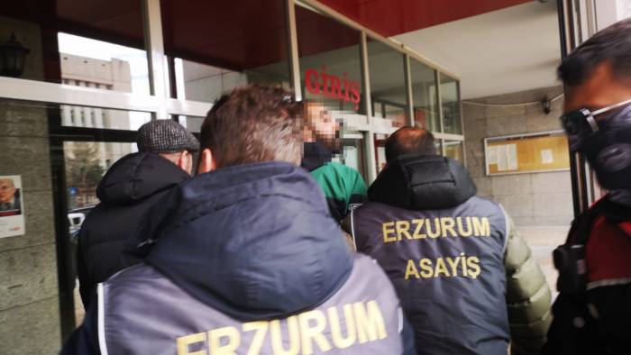 Cinayet Şüphelisi Yurt Dışına Kaçarken Yakalandı