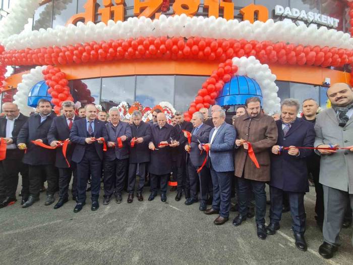 Düzgün Avm Dadaşkent’te Hizmete Girdi