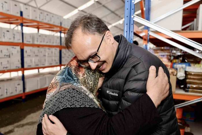 Vali Kızılkaya Elbistan’a Açılan Sosyal Markette İnceleme Yaptı