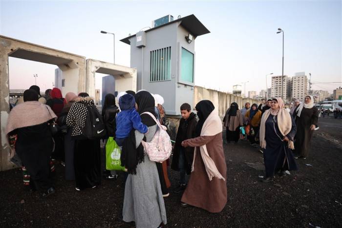 Mescid-i Aksa’da Ramazan’ın Son Cuma Namazı 250 Bin Kişiyle Kılındı