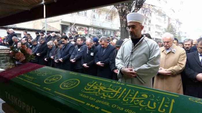 Evinde Ölü Bulunan Mhp Taşköprü Eski Kadın Kolları Başkanının Ölüm Nedeni Belli Oldu