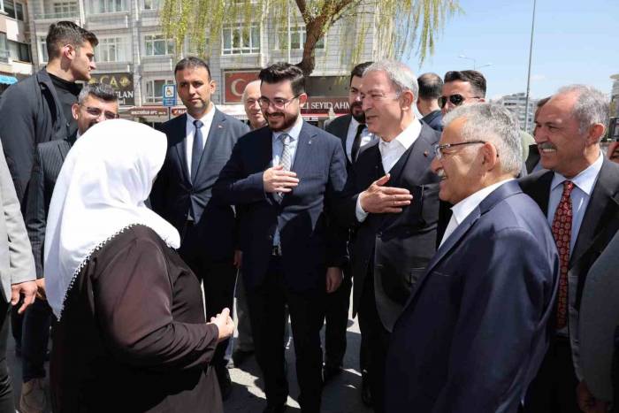 Bakan Akar İle Başkan Büyükkılıç’tan Esnaf Ziyareti