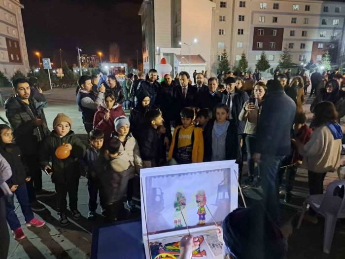 Depremzedeler "ramazan Sokağı"nda Eğlendi