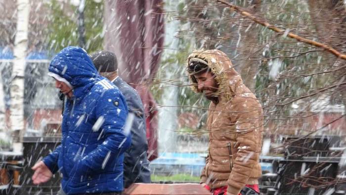 Kış Geri Geldi; Nisan Ayında Kar Sürprizi