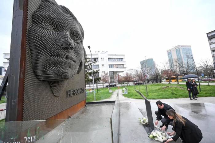 Kosova Savaşı’nda Cinsel Şiddete Maruz Kalan Kadınlara Destek Yürüyüşü