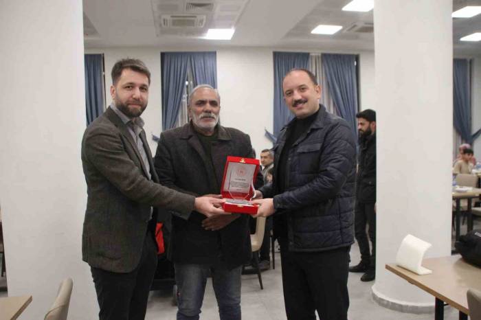 Müdür Özbey’den Gençlik Ve Spor Ailesi İftar Yemeği
