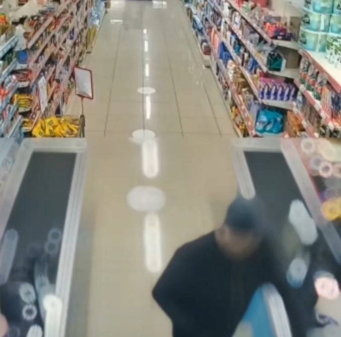 Yüzünde Kadın Çorabıyla Market Soyan Bıçaklı Soyguncu Serbest Bırakıldı