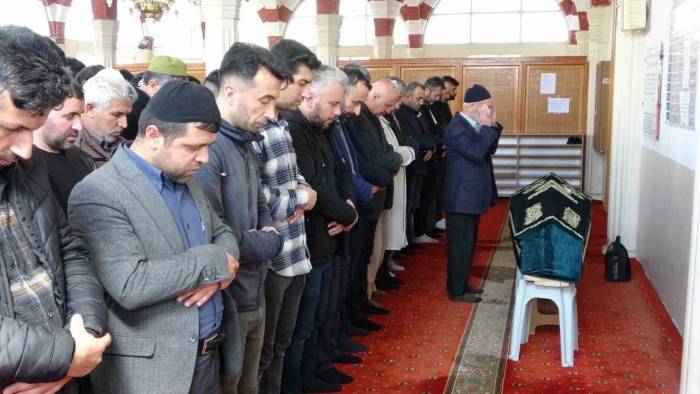 Sultanbeyli’de İnşaat Alanındaki Su Birikintisine Düşen 4 Yaşındaki Adem Toprağa Verildi
