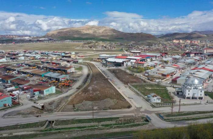 Van Büyükşehir Belediyesinden 12 Dönümlük Alana Park