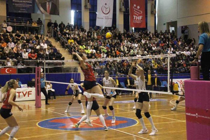 Sultanlar Ligi: Aydın Büyükşehir Belediyespor: 0 - Vakıfbank: 3