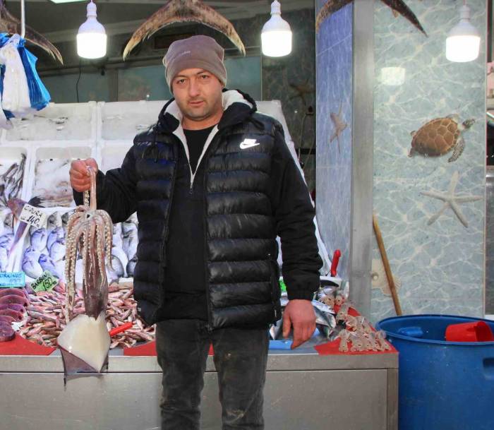 Sezonun Son Günü Tezgahlar Boş Kaldı