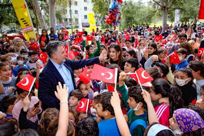 Bayraklı’da 23 Nisan Şenlikleri Başladı