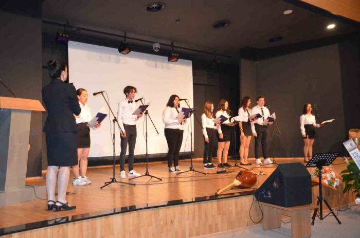 Didim’de Turizm Haftası Liseli Öğrencilerin Etkinliğiyle Kutlandı