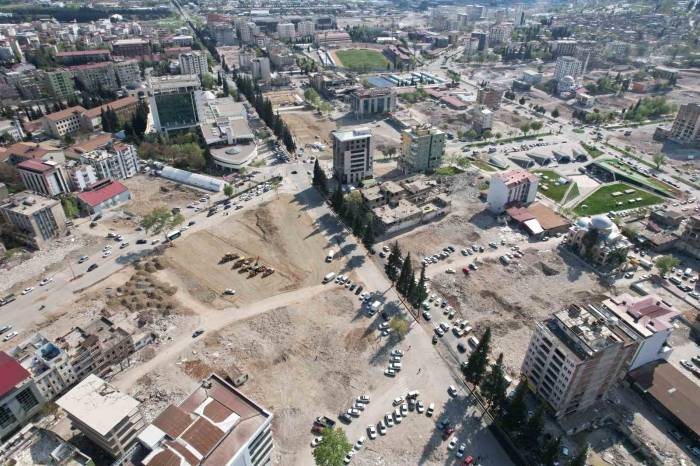 Depremlerin Merkezi Kahramanmaraş Havadan Görüntülendi: Enkaz Kalktı, Meydanlar Oluştu