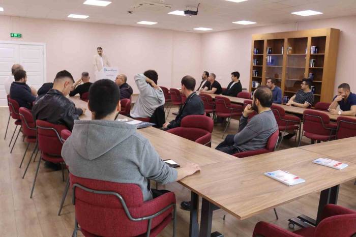 İzmit Belediyesi, İşveren İle İş Arayanları Bir Araya Getirdi