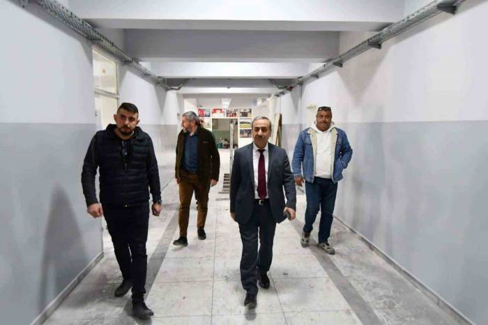 Akbaş, Okullarda İncelemelerde Bulundu