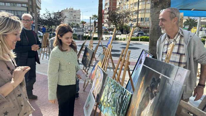 Kaymakam Demirtaş ‘sevgi Eli’ Sergisini Ziyaret Etti