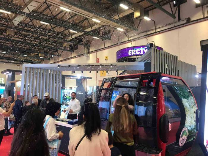 Kayseri Büyükşehir’e Emıtt 2023’te Kış Turizmi Alanında En İyi Stant Dekoru Ödülü