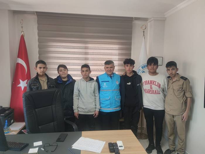 Köyceğiz’de 50 Öğrenciye Bayram Hediyesi Dağıtıldı