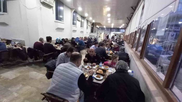Kütahya Altı Nokta Körler Derneğinden Birlik İftarı
