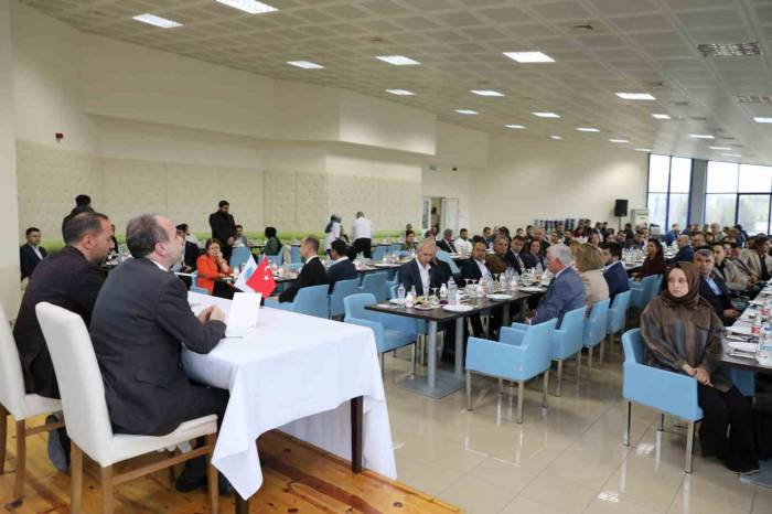 Rektör Ve Belediye Başkanı Söyleşiye Katıldı