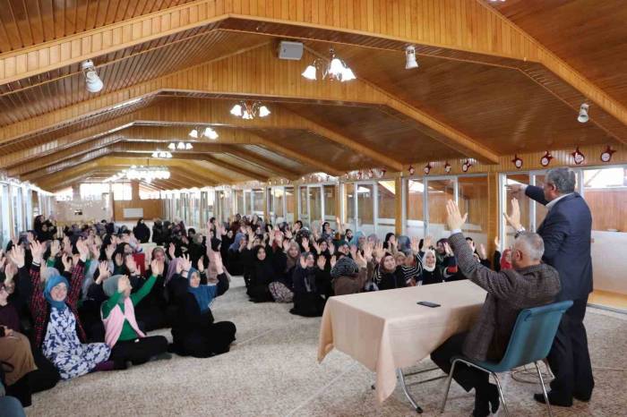 Pamuklu: Kur’an Müminler İçin Hidayet Kaynağıdır