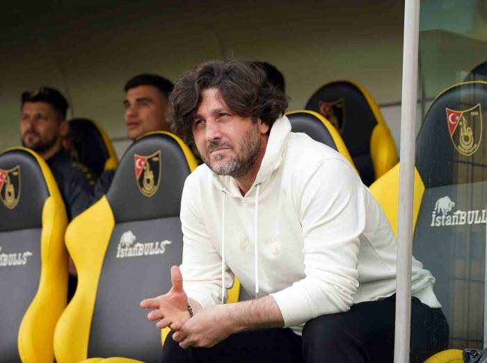 Spor Toto Süper Lig: İstanbulspor: 1 - Medipol Başakşehir: 0 (ilk Yarı)