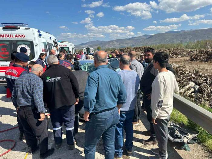 Tokat’ta Trafik Kazası: 1’i Bebek 8 Yaralı