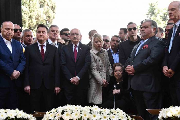 Kılıçdaroğlu: "rahmetli Özal, Başbakanlığı Döneminde Türkiye’yi Krizden Çıkarmayı Başardı"