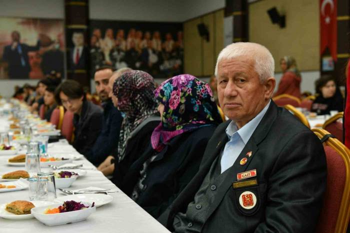 Başkan Bozkurt: "bu Ülke Varlığını Şehit Ve Gazilerinin Vatanseverliklerine Borçludur"