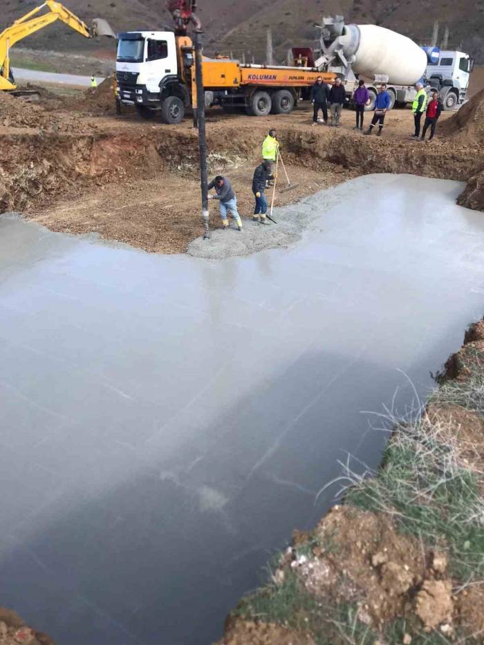 Kahramanmaraş’ta 10 Saniyede Haritadan Silinen Mahallede Köy Evlerinin Yapımına Başlandı