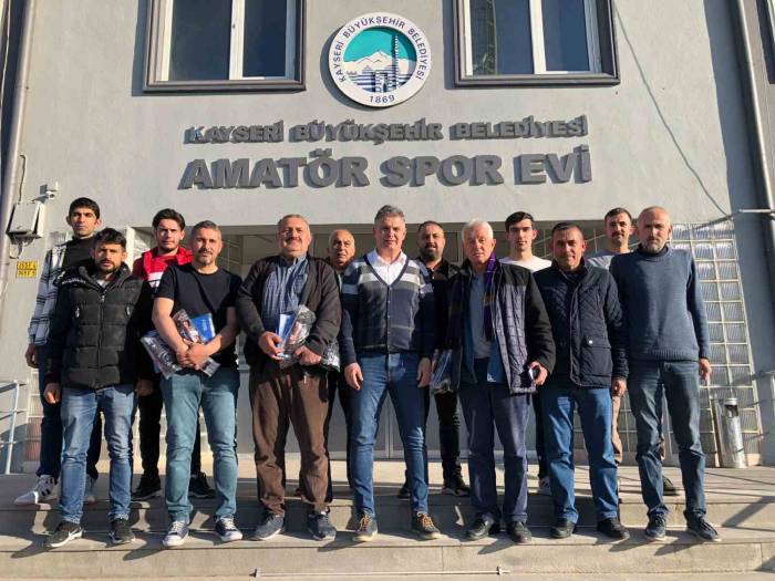 Askf’den Amatörlere Malzeme Yardımı