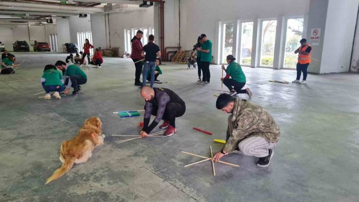 Hatay’a Uçurtma Ve Bisiklet Desteği